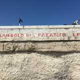 Accanto a essa un�altra scritta pone invece l�attenzione sul nome del luogo: �L.P. - L�Angolo del Paradiso�